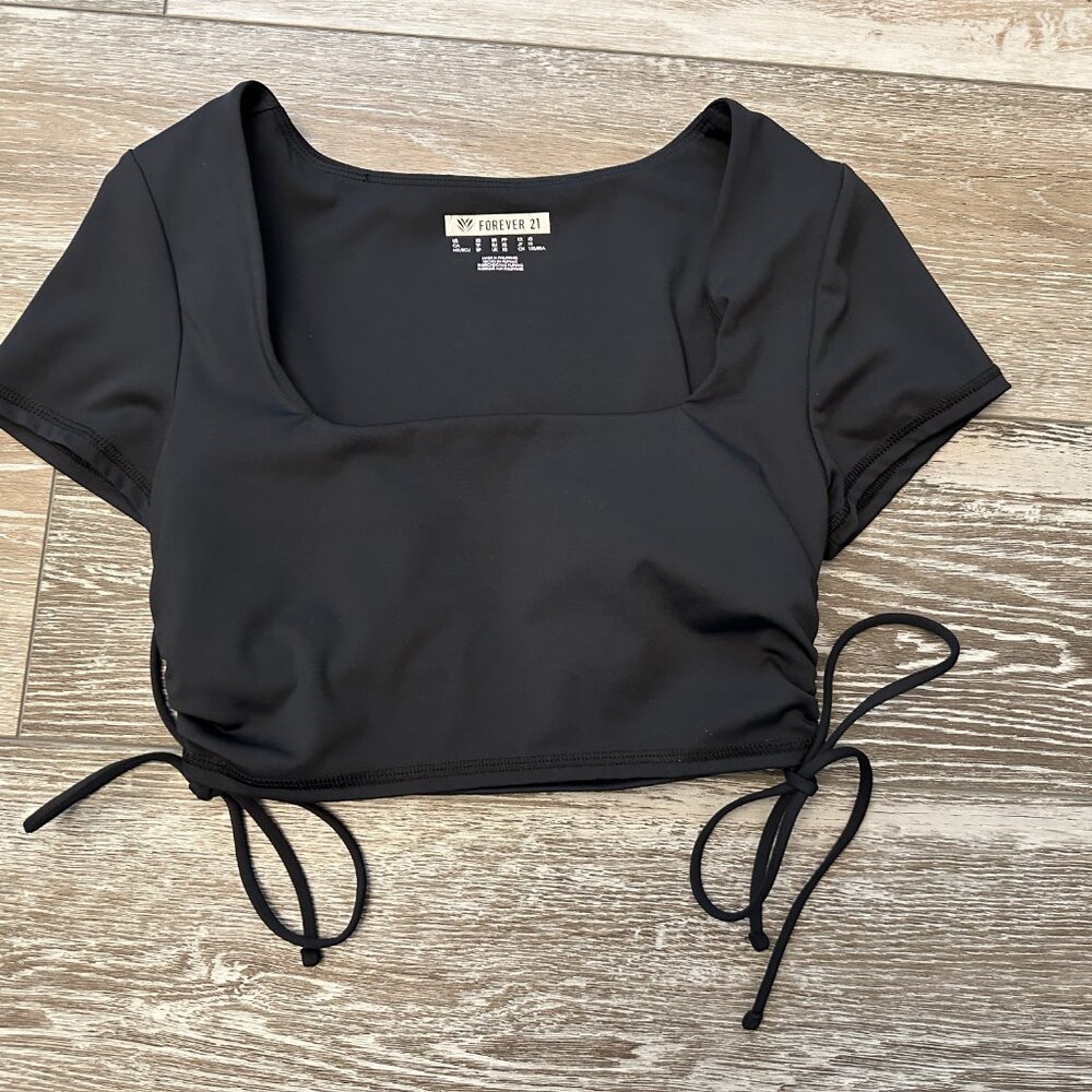 Forever 21 Sz XS Adorable Black Crop Top w Drawstring & Tie Sides Great Material